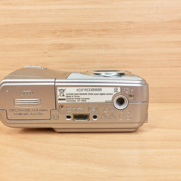 Vintage Kodak EasyShare CD33 3.1MP Camera / 3x Optical Zoom / Silver - Picture 8 of 9